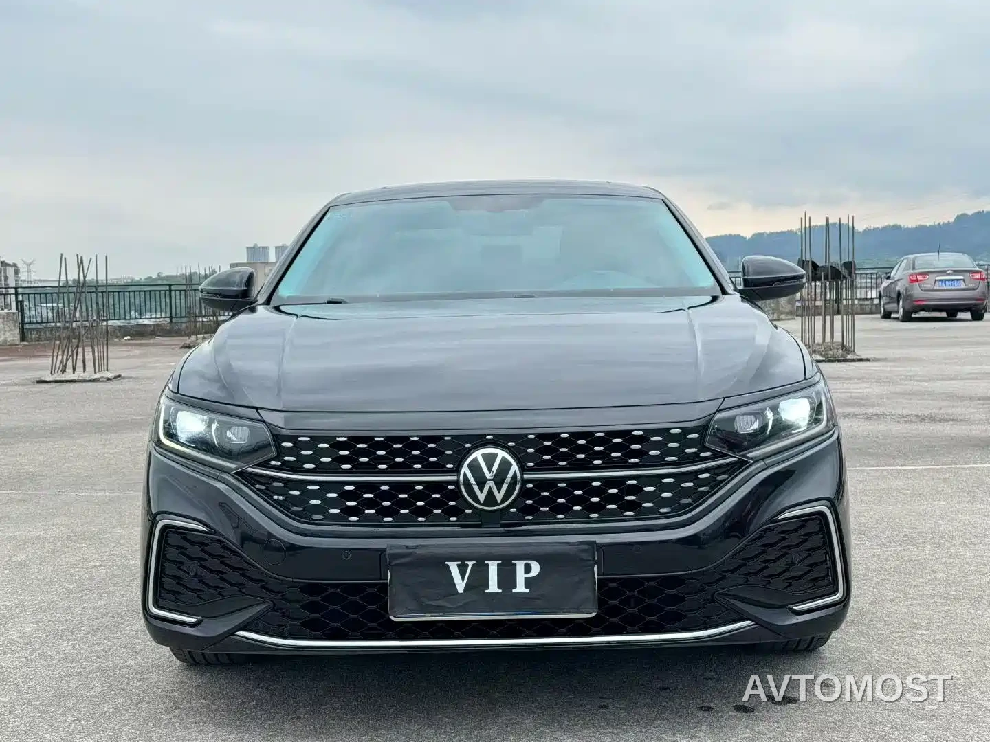 Volkswagen Passat 2022 330TSI Starlight Elite Edition — фото 1
