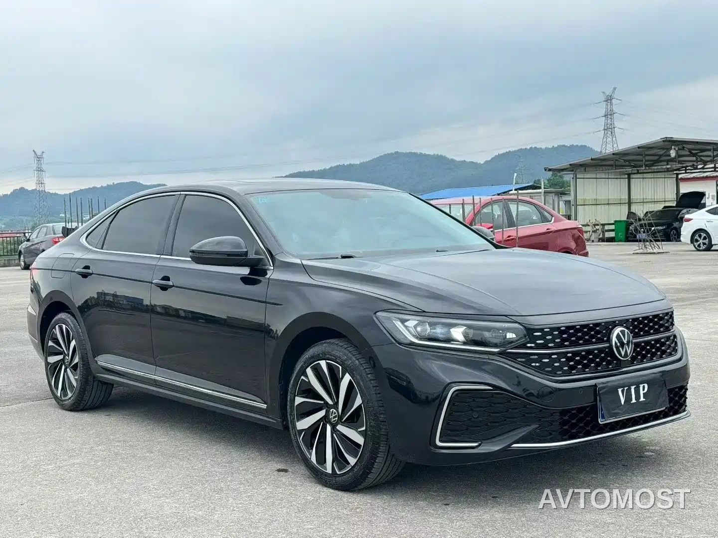 Volkswagen Passat 2022 330TSI Starlight Elite Edition — фото 3