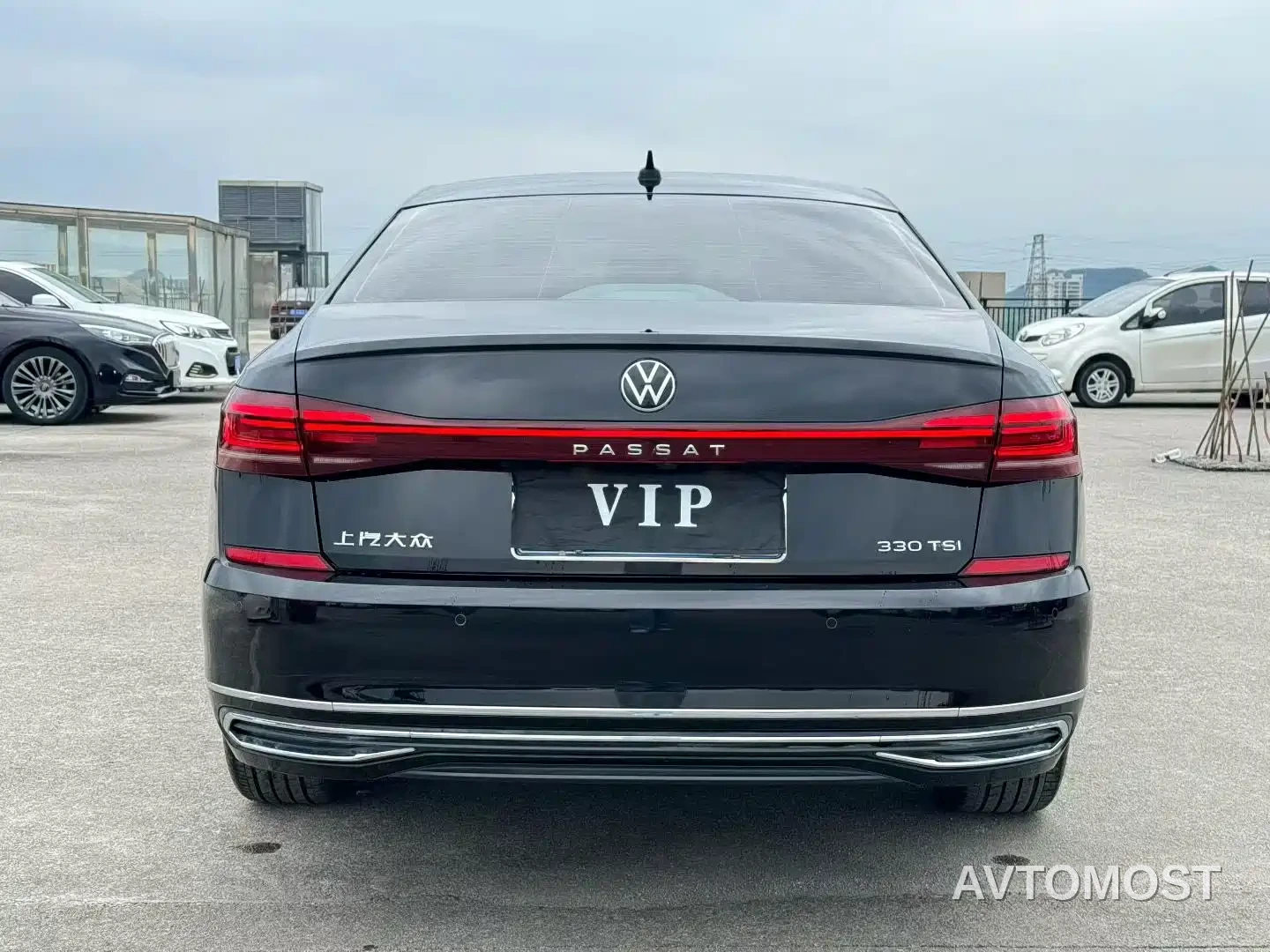 Volkswagen Passat 2022 330TSI Starlight Elite Edition — фото 8
