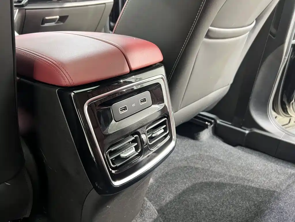 Jetour X70 PLUS 2023 1.5T DCT Warrior PLUS 5-seater — фото 10