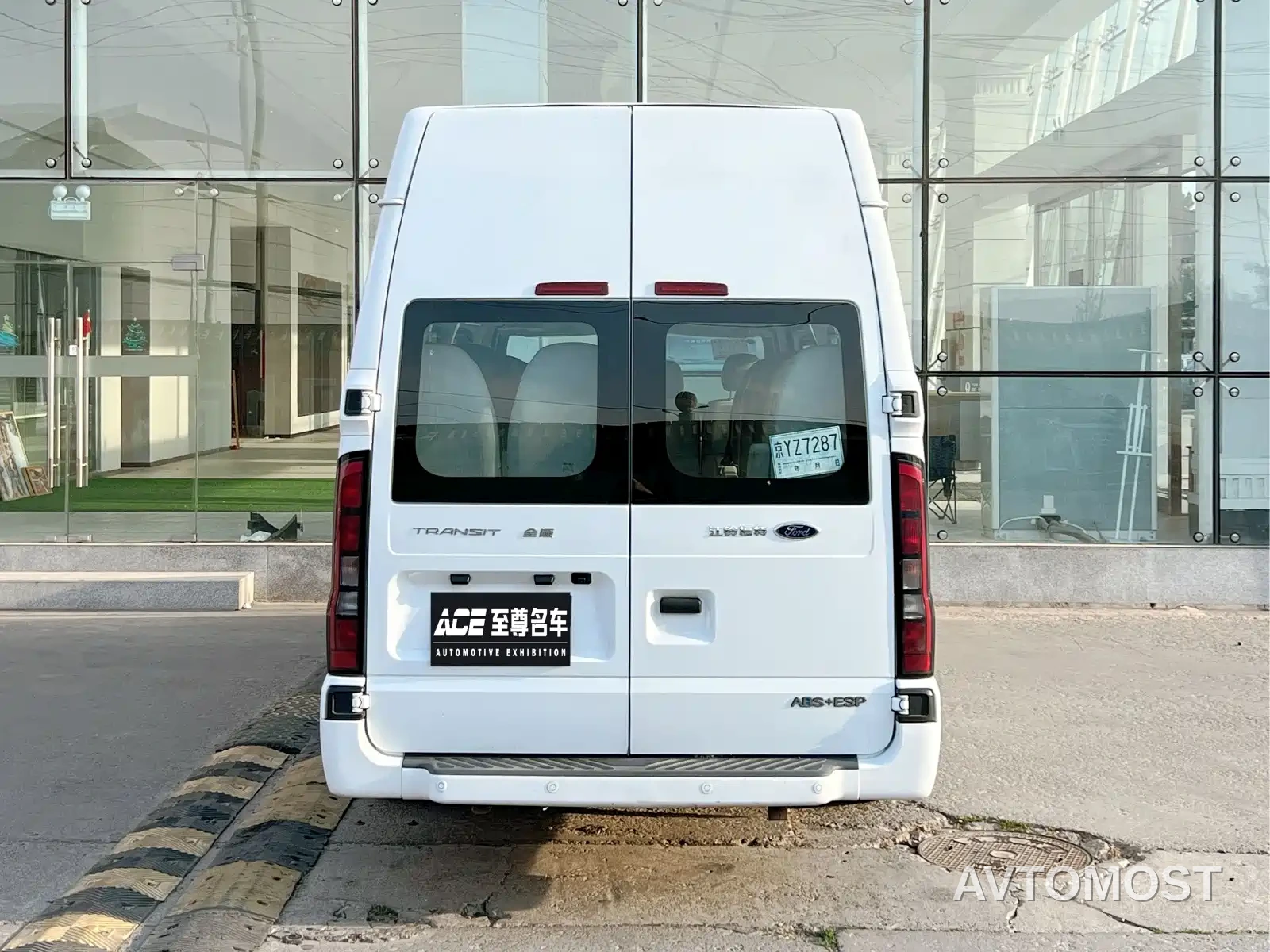 Ford New Generation Transit 2021 2.2T (Package) Automatic Standard Bus Pro Extended Wheelbase Dual Rear Tires (With Sliding Door) 17-Seat High Roof China VI — фото 4