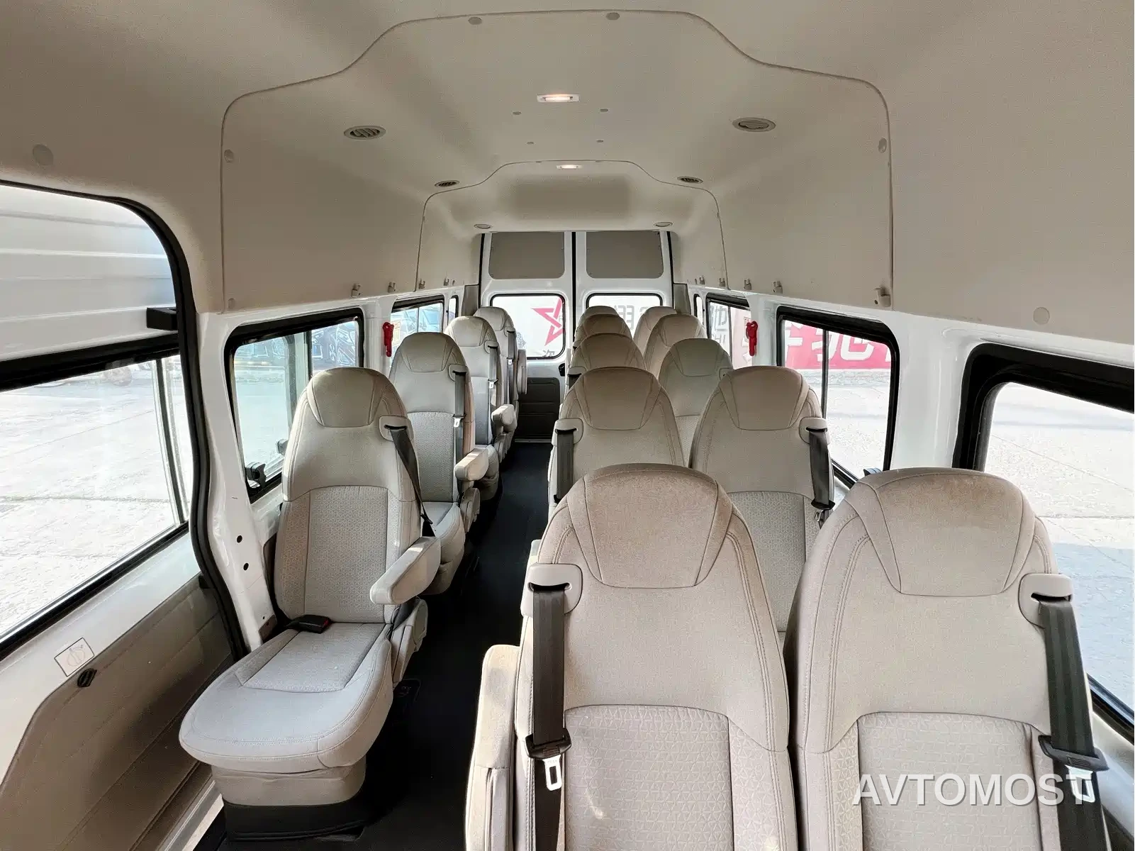Ford New Generation Transit 2021 2.2T (Package) Automatic Standard Bus Pro Extended Wheelbase Dual Rear Tires (With Sliding Door) 17-Seat High Roof China VI — фото 16