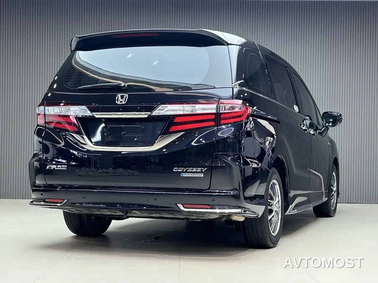 Honda Odyssey 2021 2.0L Sharp Comfort Edition — фото 2