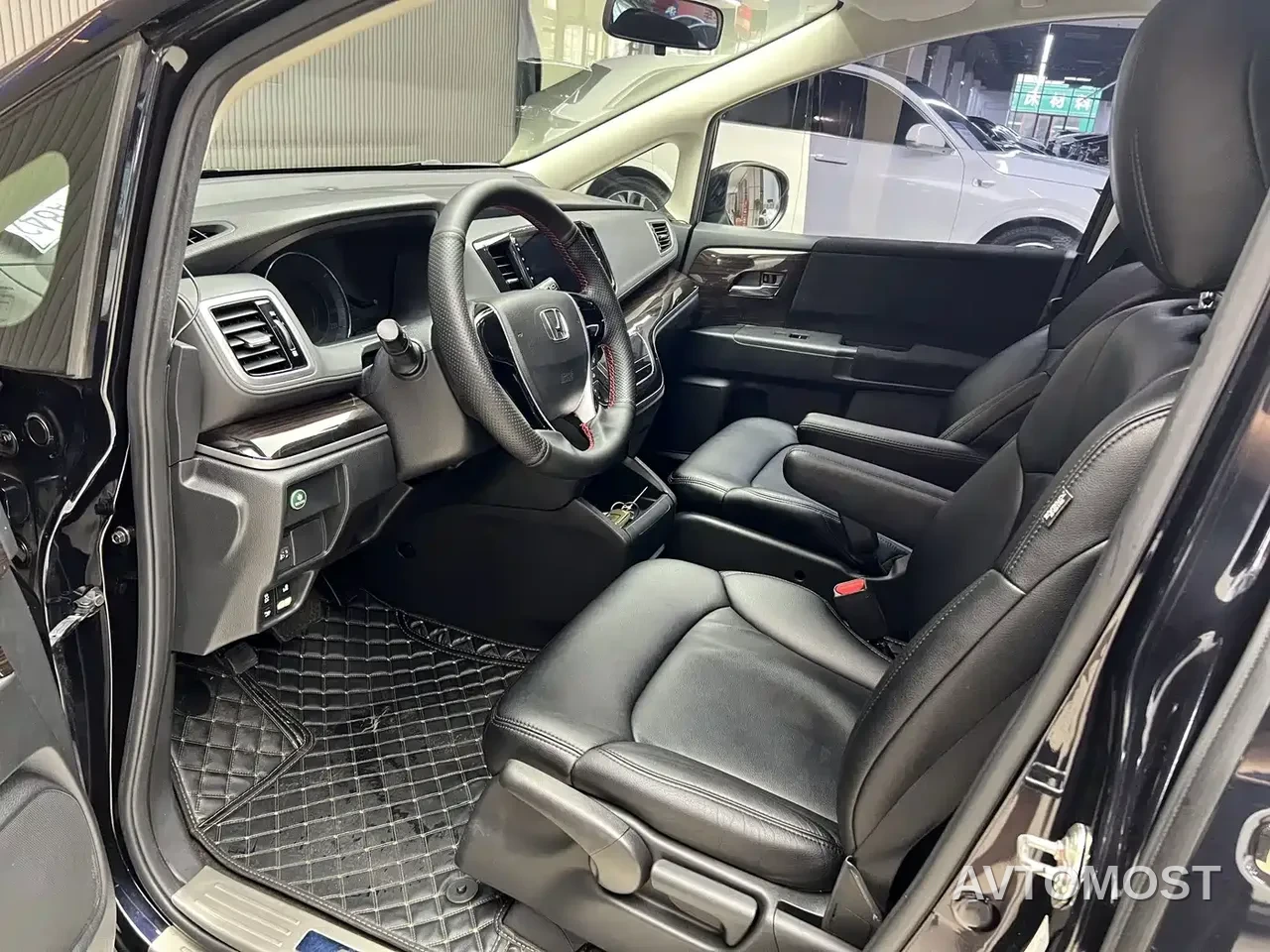 Honda Odyssey 2021 2.0L Sharp Comfort Edition — фото 9