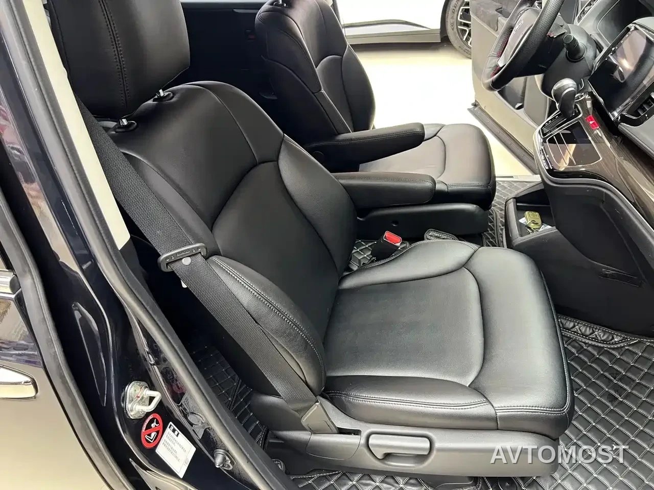 Honda Odyssey 2021 2.0L Sharp Comfort Edition — фото 10
