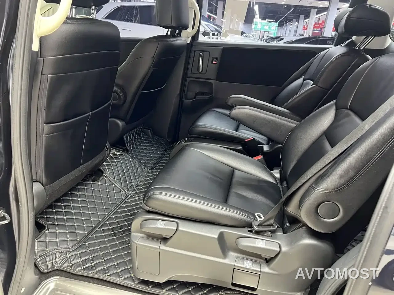 Honda Odyssey 2021 2.0L Sharp Comfort Edition — фото 11