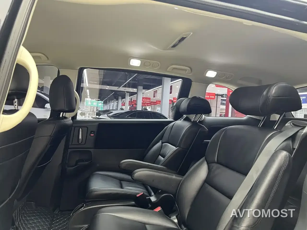 Honda Odyssey 2021 2.0L Sharp Comfort Edition — фото 14