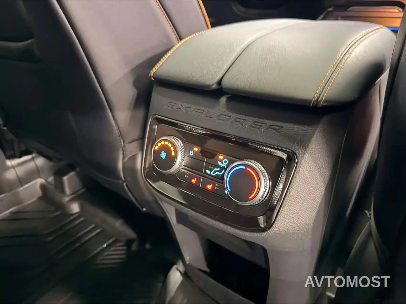 Ford Explorer 2024 2.3T EcoBoost Kunlun Summit Edition 7-Seater — фото 15