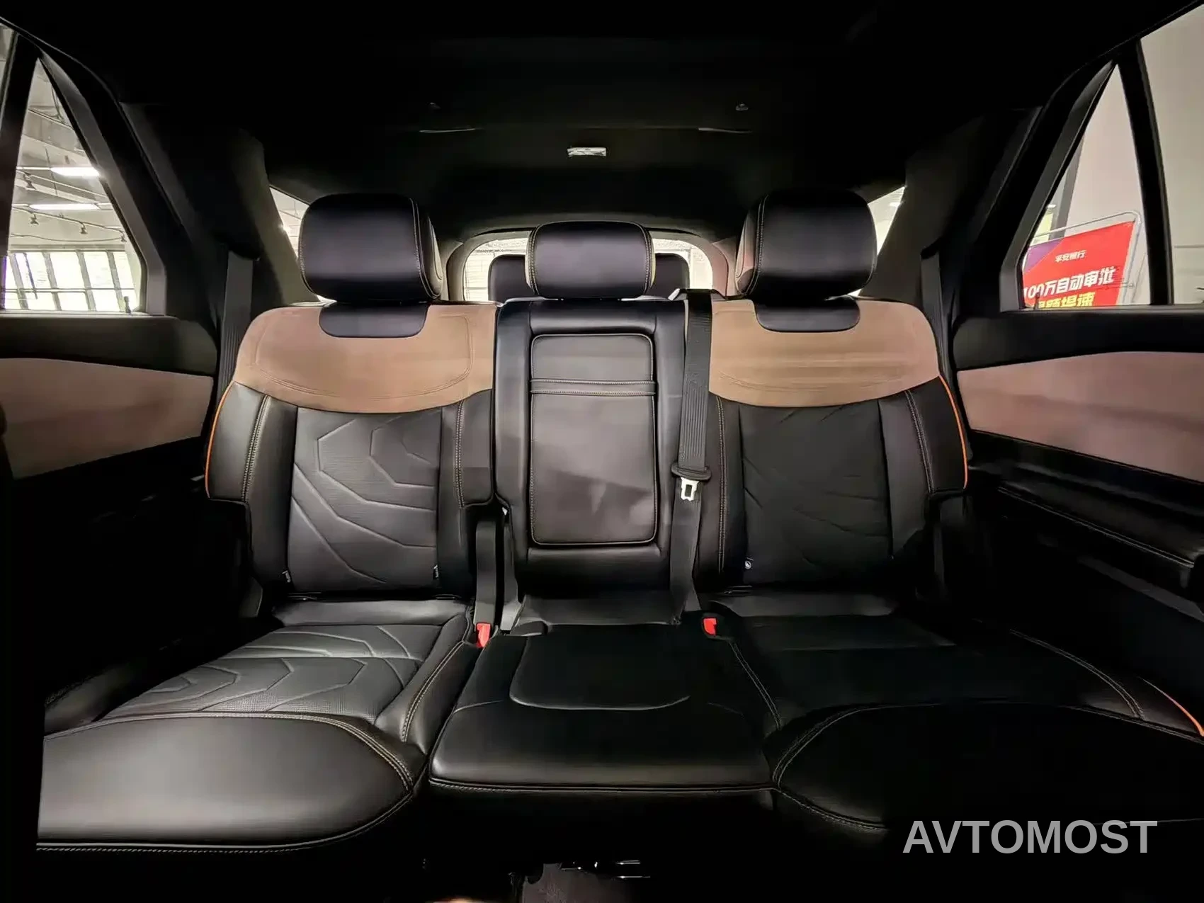 Ford Explorer 2024 2.3T EcoBoost Kunlun Summit Edition 7-Seater — фото 16