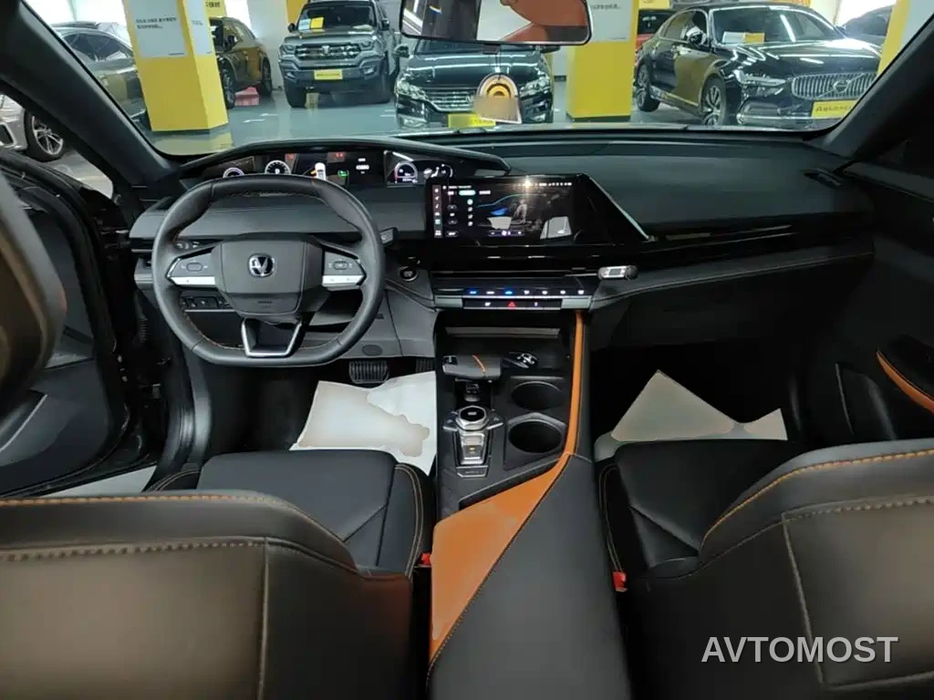 Changan UNI-V iDD 2023 ZhiDian iDD 1.5T 113km Smart Fun Edition — фото 10
