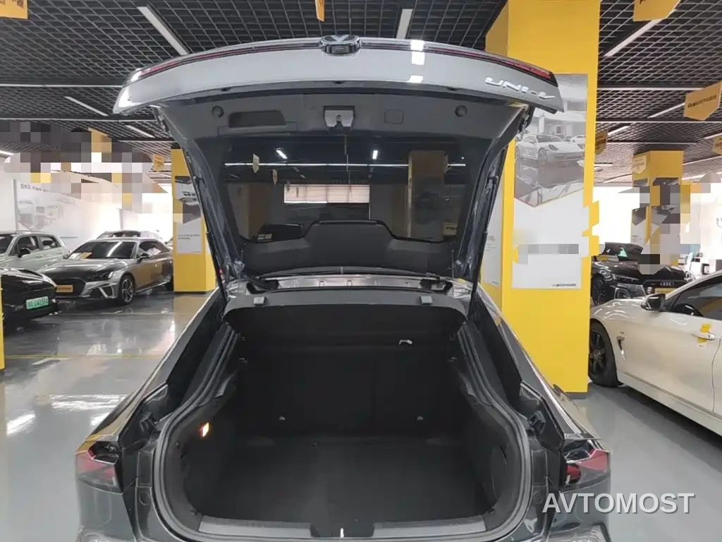Changan UNI-V iDD 2023 ZhiDian iDD 1.5T 113km Smart Fun Edition — фото 19