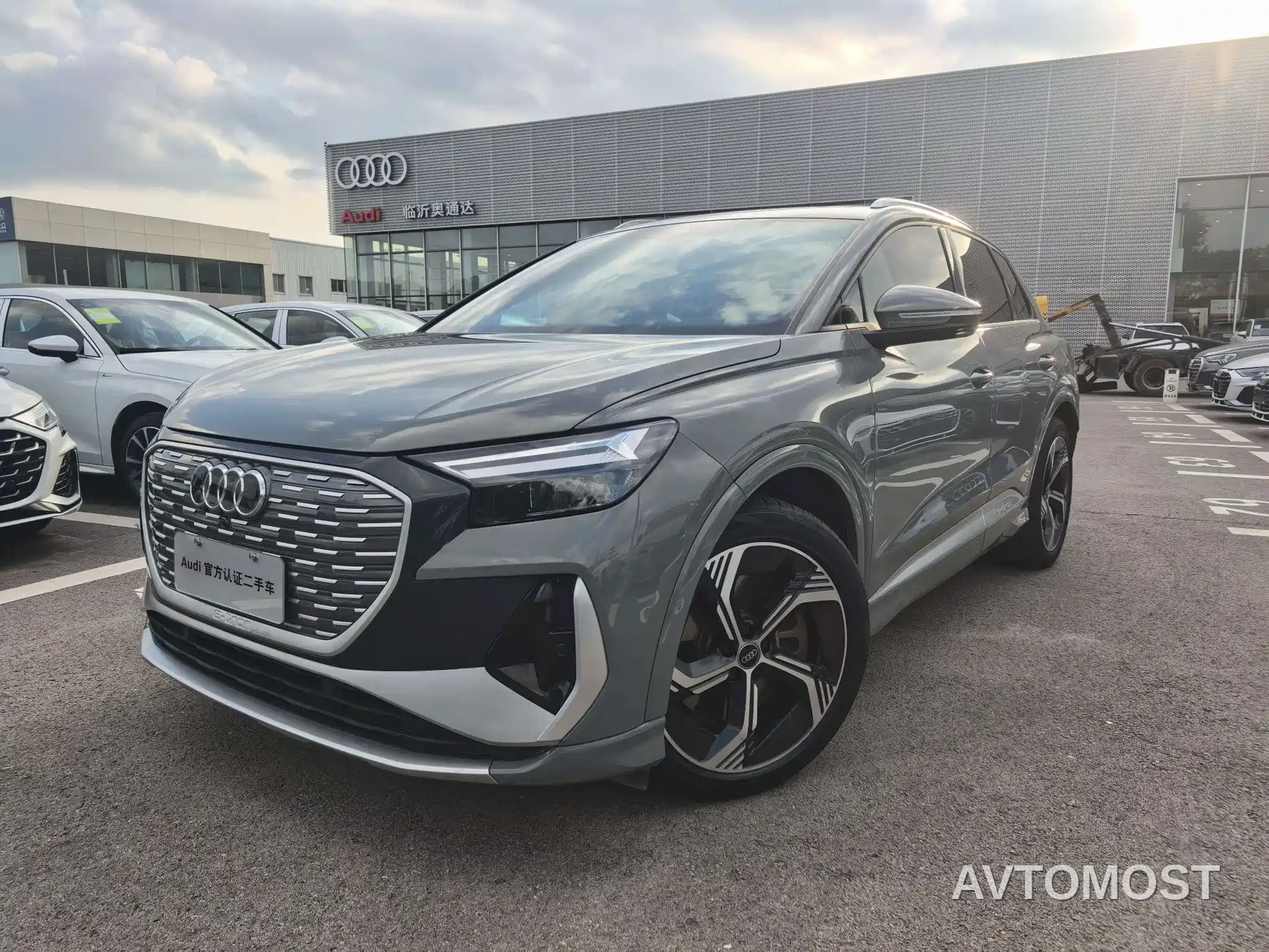 Audi Q4 e-tron 2023 50 e-tron quattro Creation Edition — фото 1
