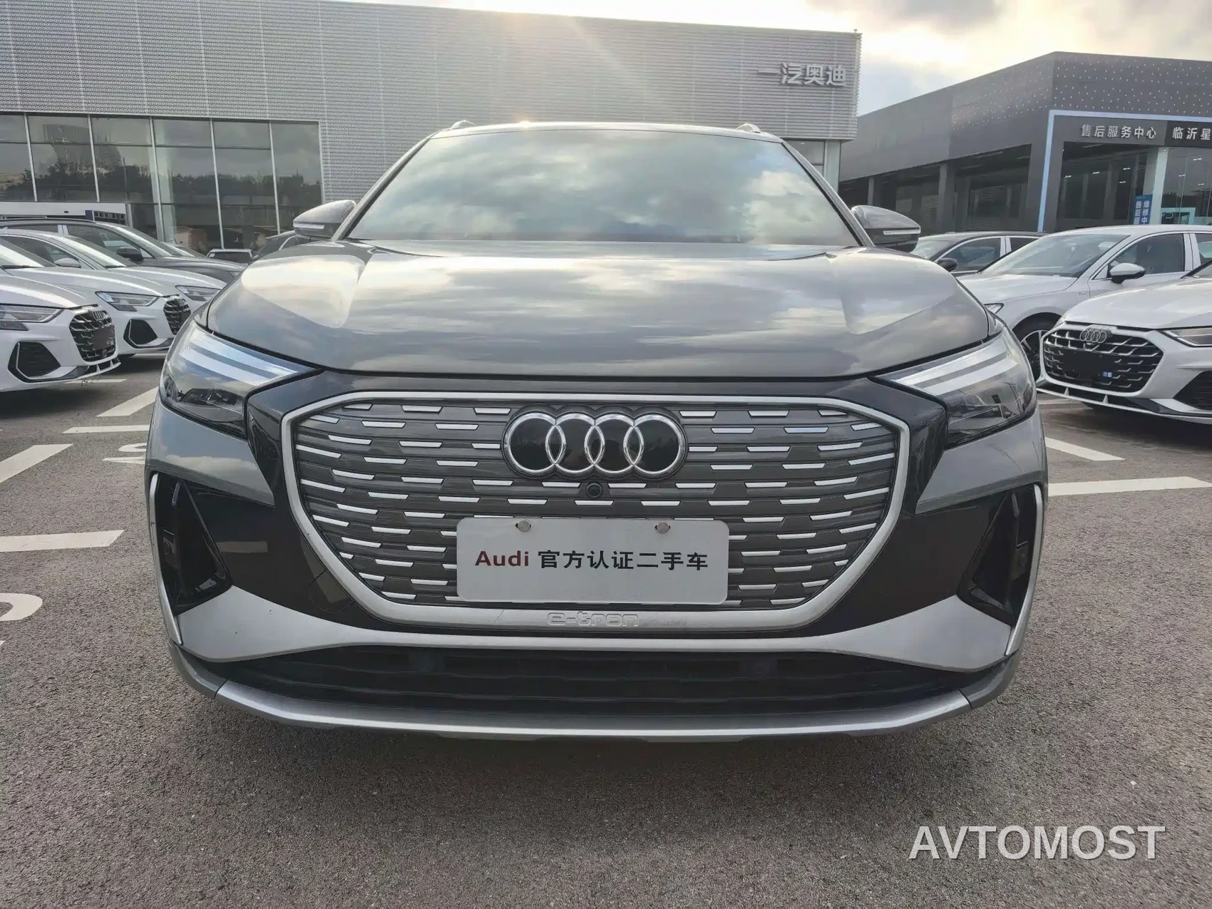 Audi Q4 e-tron 2023 50 e-tron quattro Creation Edition — фото 2