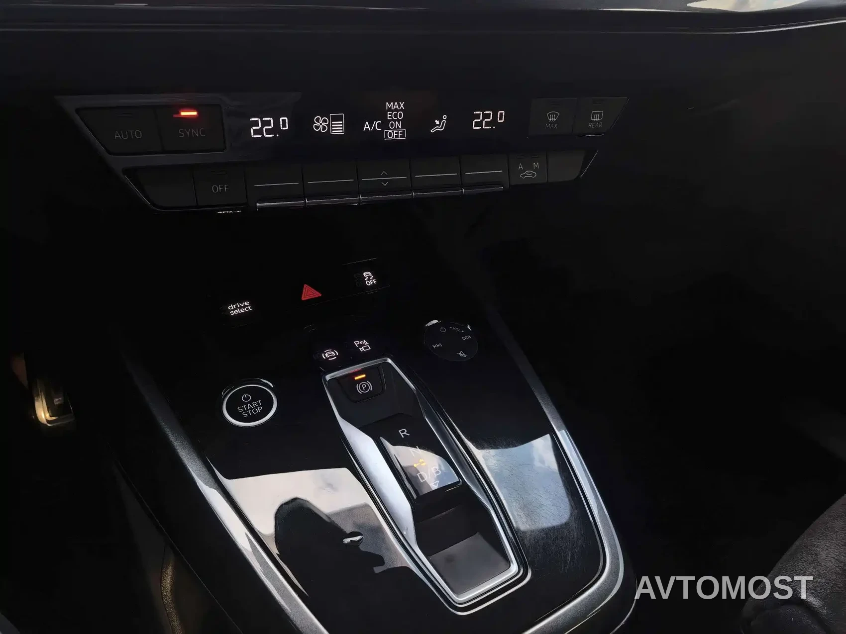 Audi Q4 e-tron 2023 50 e-tron quattro Creation Edition — фото 3