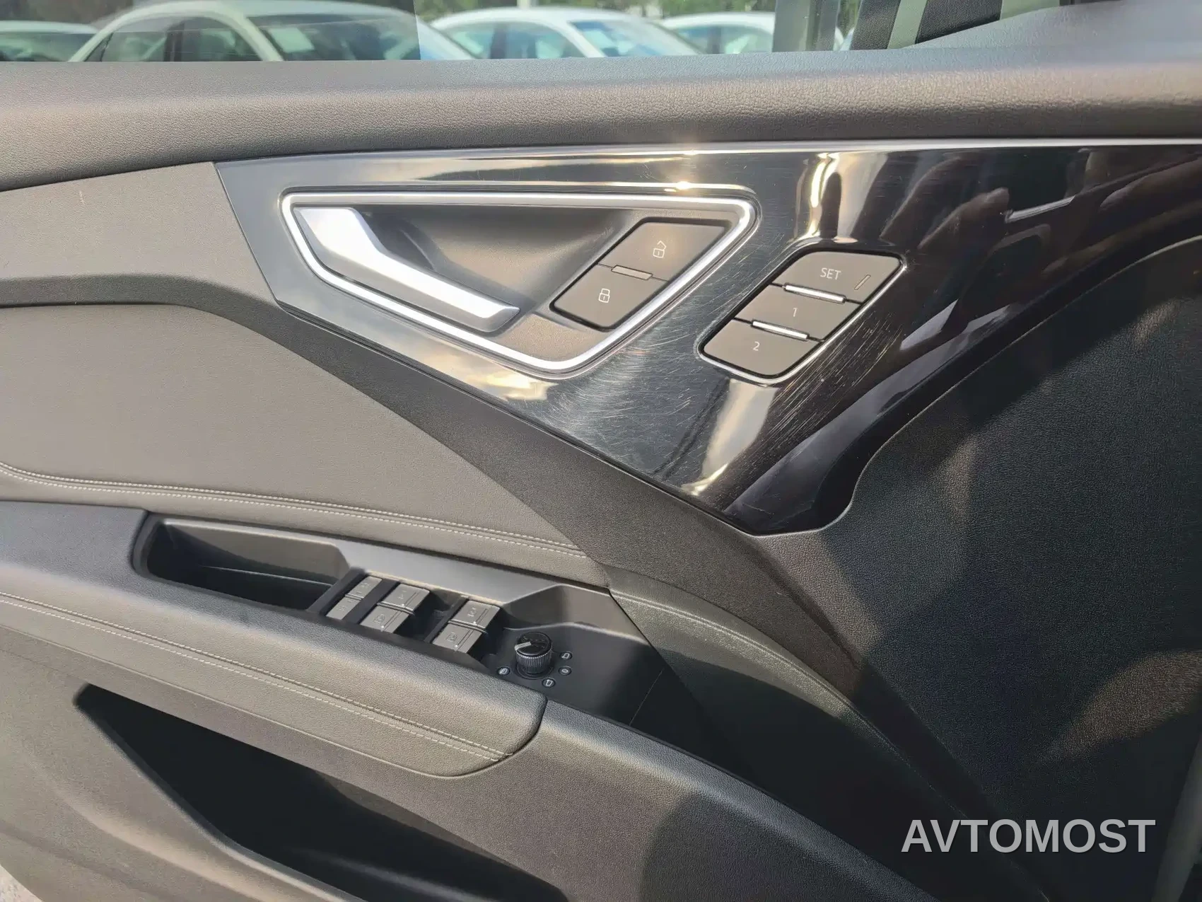 Audi Q4 e-tron 2023 50 e-tron quattro Creation Edition — фото 7