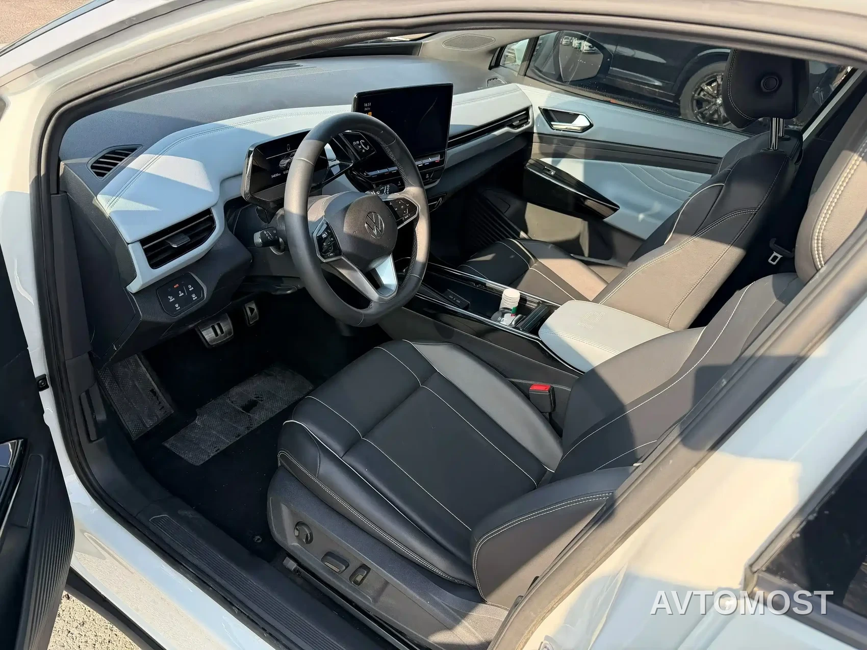 Volkswagen ID.4 X 2024 Pure Intelligent Edition — фото 4