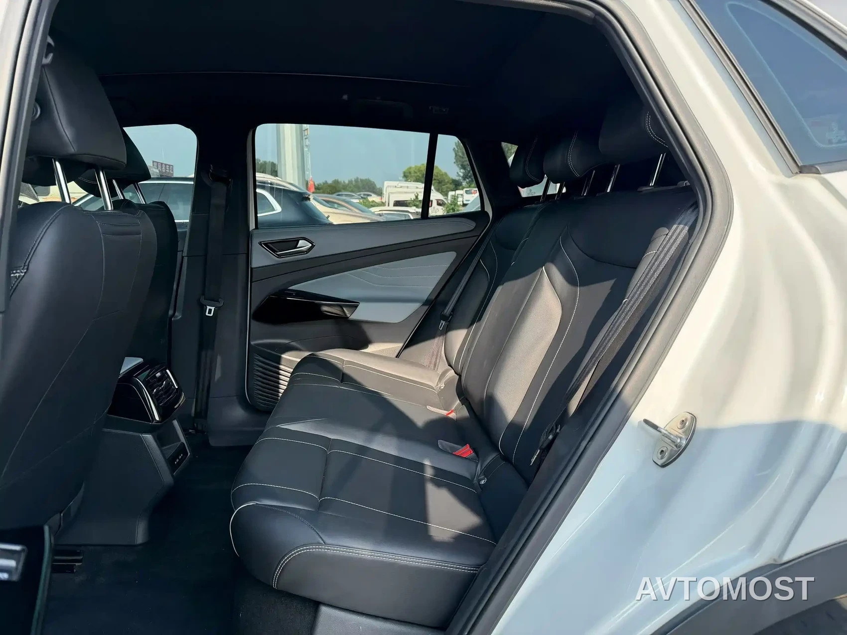 Volkswagen ID.4 X 2024 Pure Intelligent Edition — фото 6