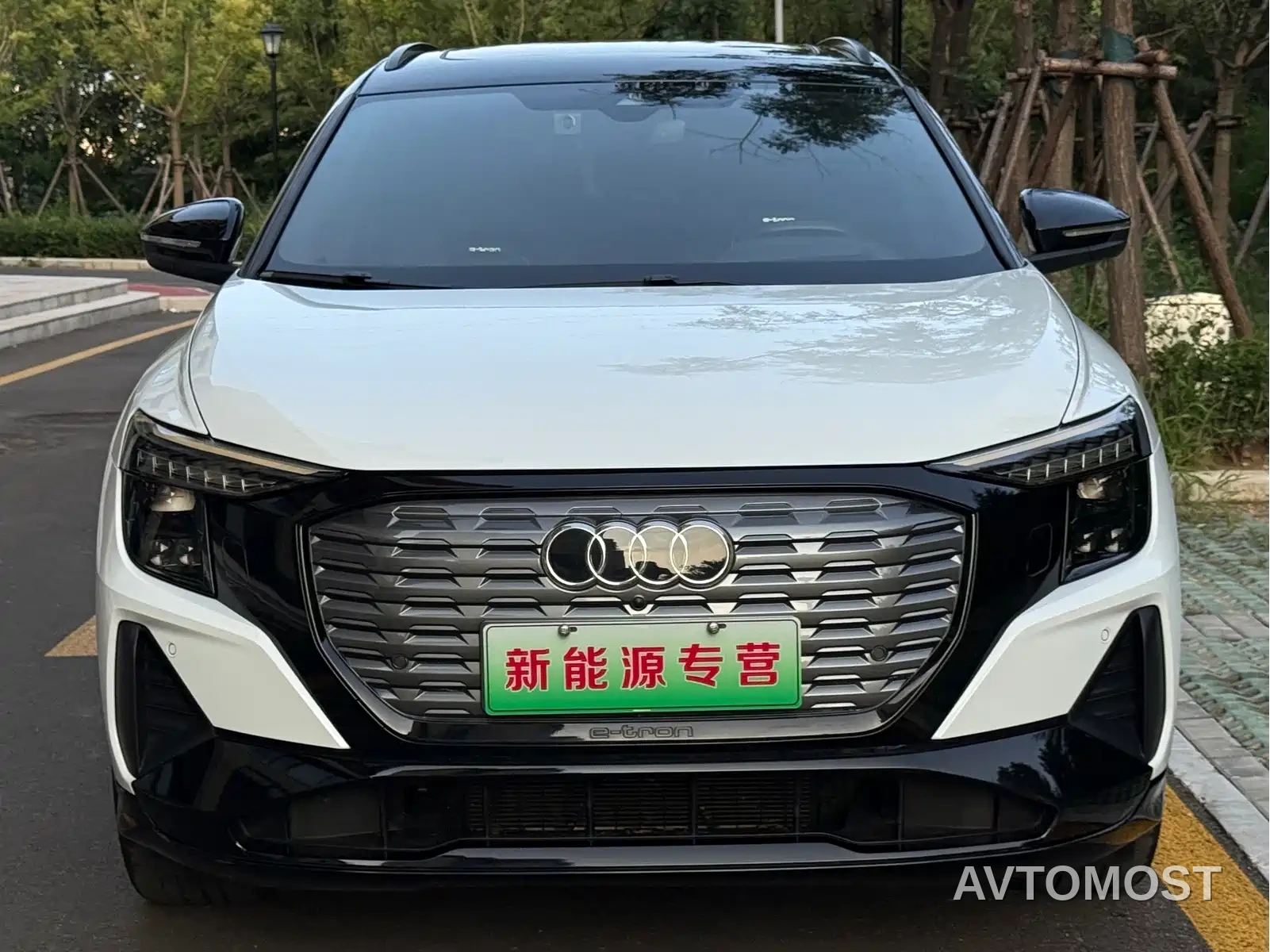 Audi Q5 e-tron 2022 40 e-tron Starlight Mech Suit — фото 2