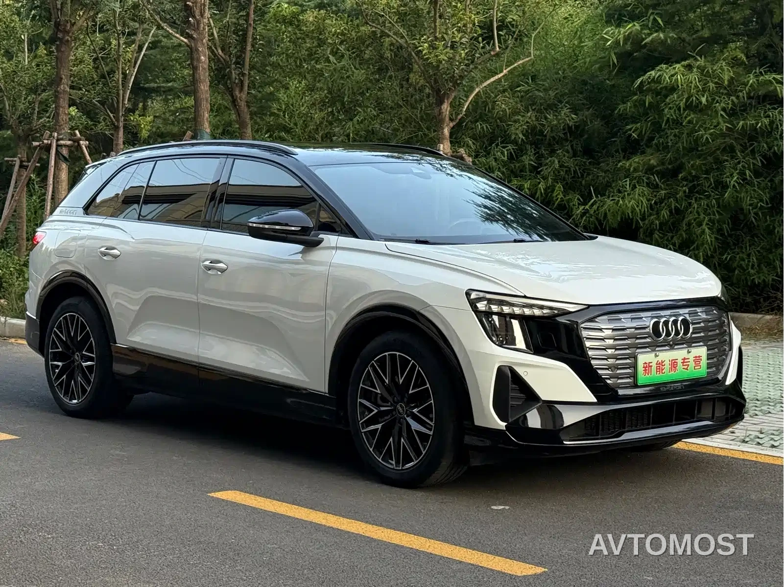 Audi Q5 e-tron 2022 40 e-tron Starlight Mech Suit — фото 3