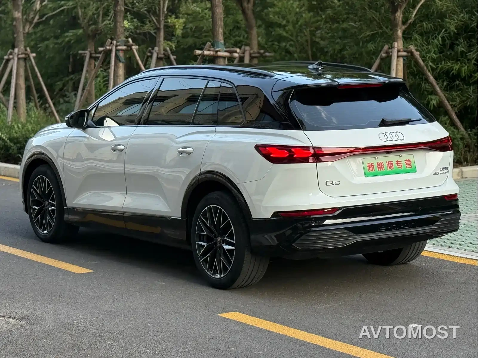 Audi Q5 e-tron 2022 40 e-tron Starlight Mech Suit — фото 9