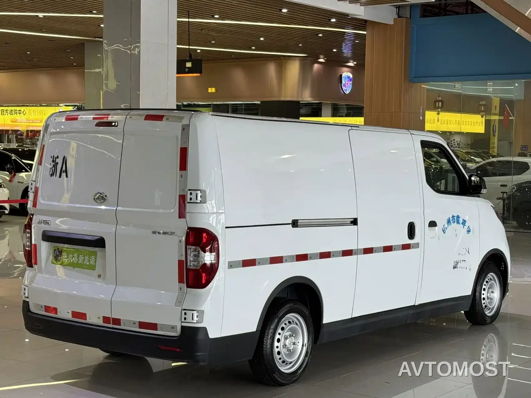 SAIC Maxus EV30 2023 Pure Electric Intelligent Logistics Expert Long Wheelbase CATL — фото 6