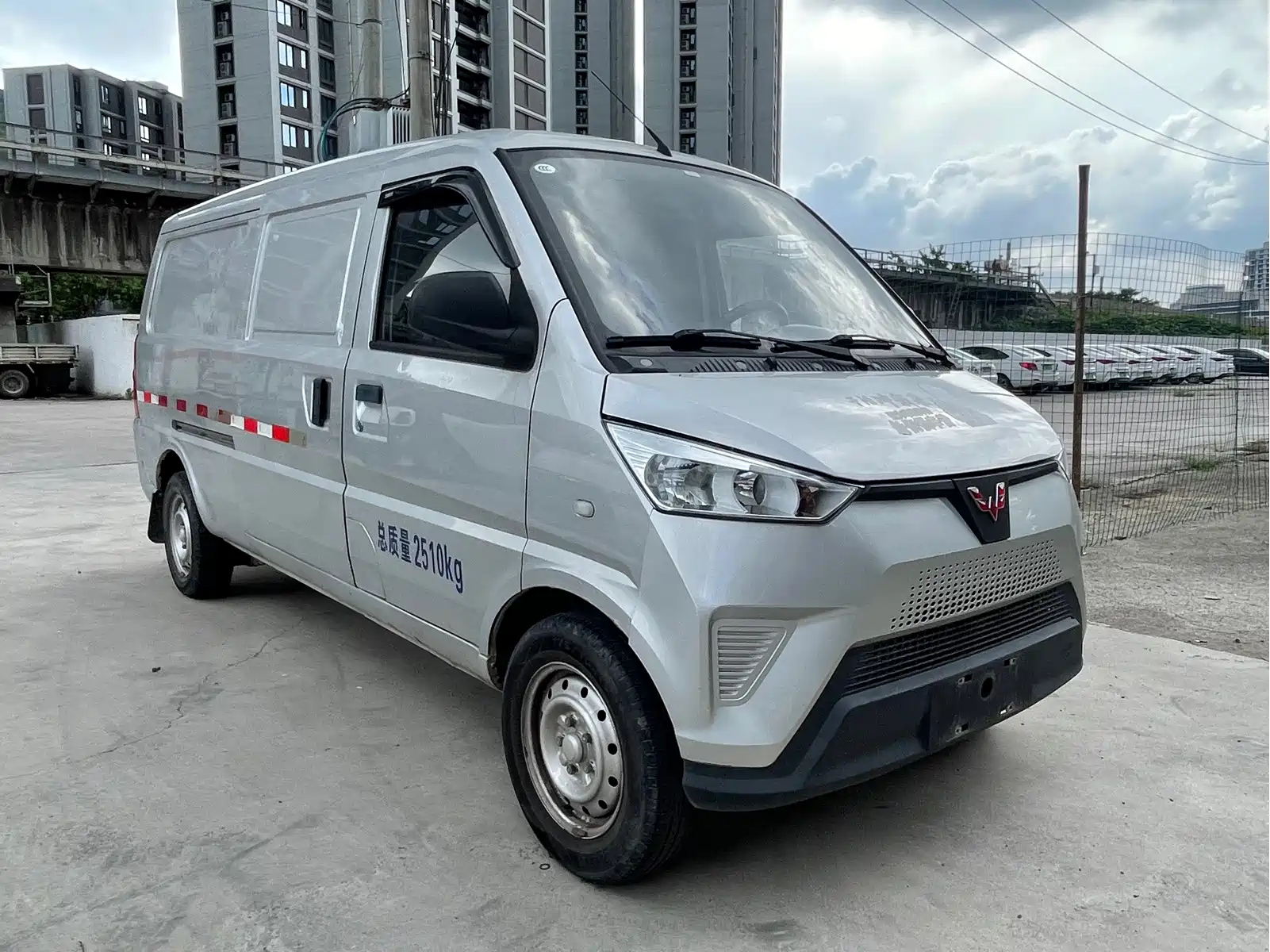 Wuling EV50 2021 Van Logistics Vehicle with Bochuang CATL 41.86kWh Liuji Electronic Control — фото 3