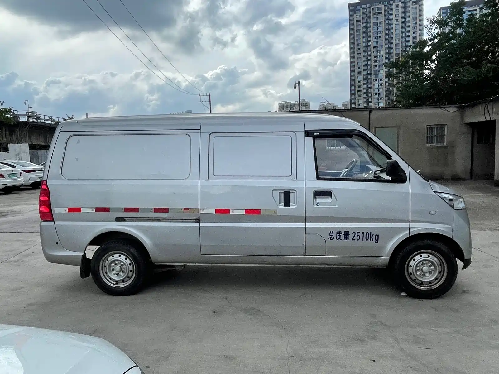 Wuling EV50 2021 Van Logistics Vehicle with Bochuang CATL 41.86kWh Liuji Electronic Control — фото 4