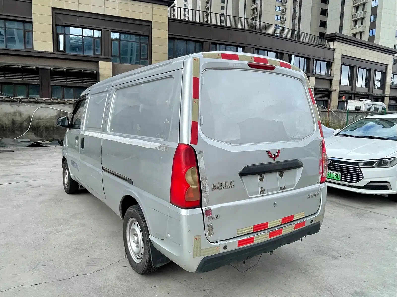 Wuling EV50 2021 Van Logistics Vehicle with Bochuang CATL 41.86kWh Liuji Electronic Control — фото 7