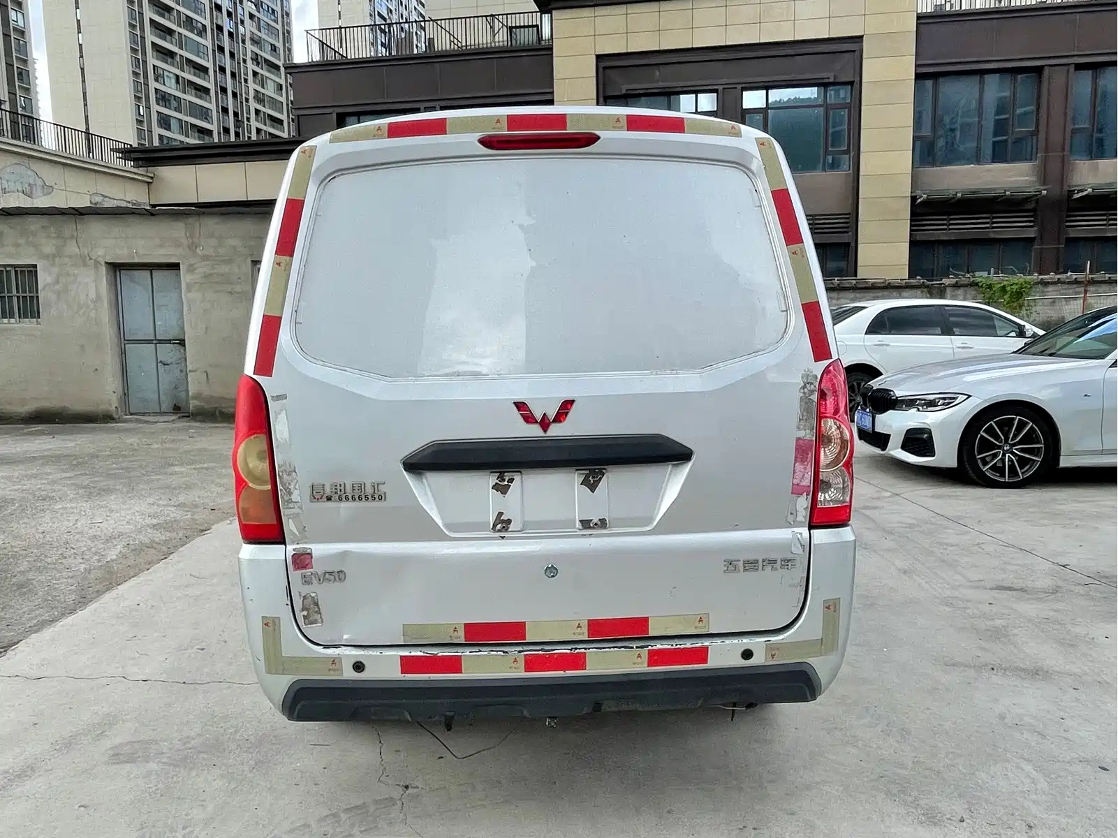 Wuling EV50 2021 Van Logistics Vehicle with Bochuang CATL 41.86kWh Liuji Electronic Control — фото 8