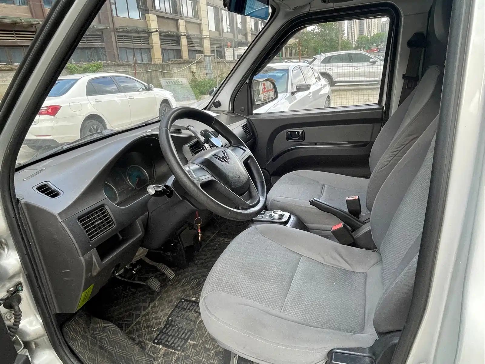 Wuling EV50 2021 Van Logistics Vehicle with Bochuang CATL 41.86kWh Liuji Electronic Control — фото 10