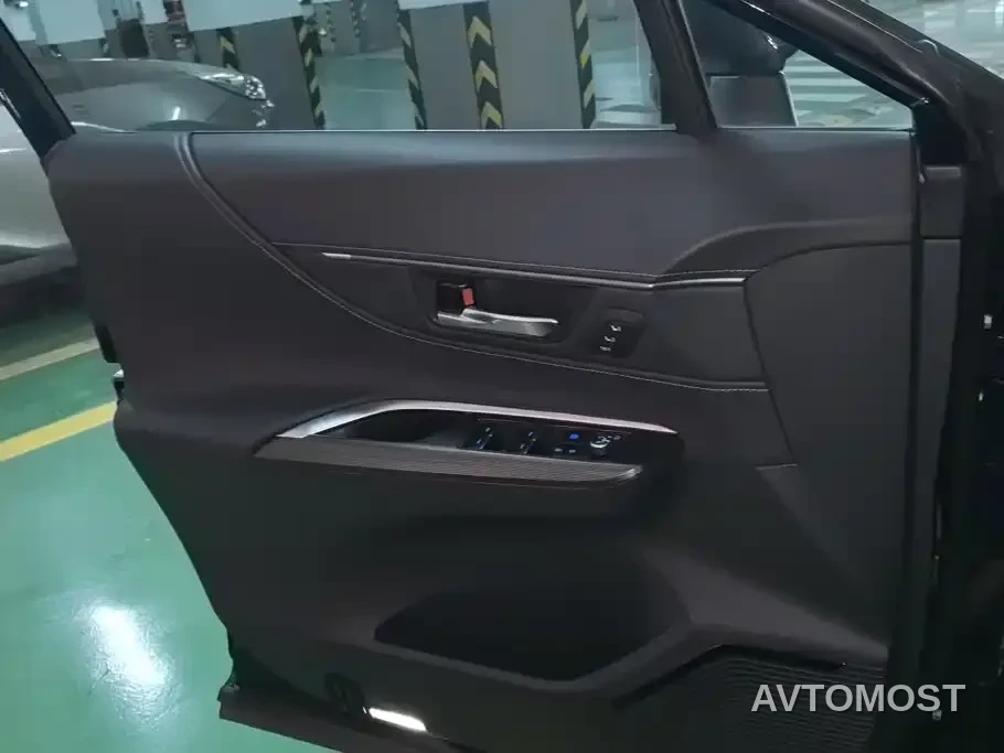 Toyota Lingfang HARRIER 2022 Hybrid 2.5L CVT 4WD Premium Edition — фото 6
