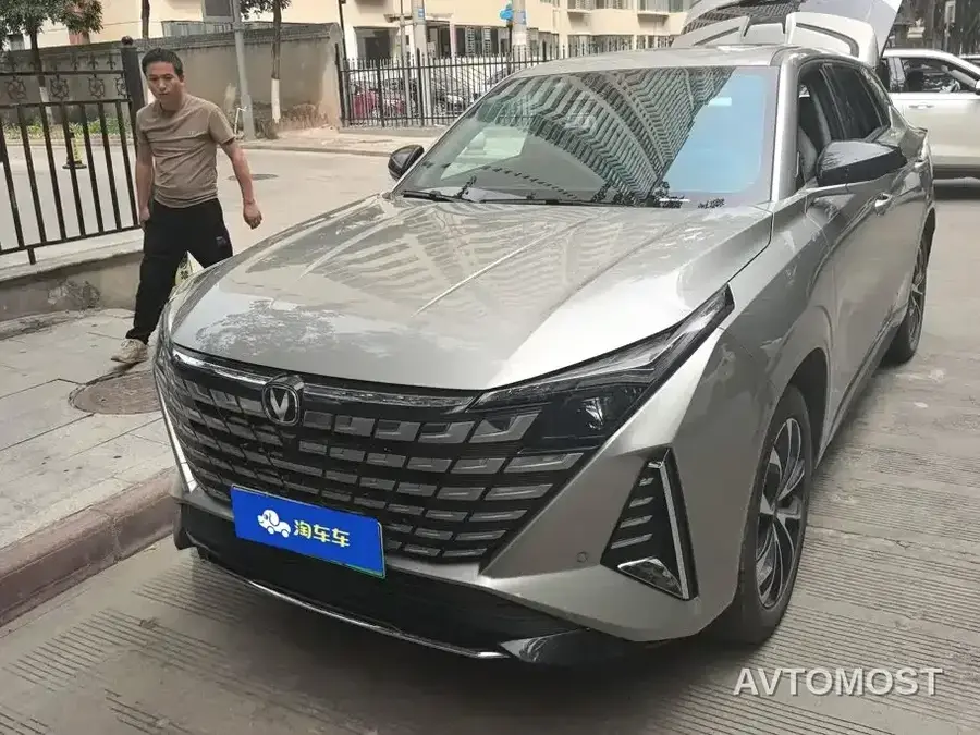 Changan UNI-Z New Energy 2024 Blue Whale iDD 125km Surpassing Edition
