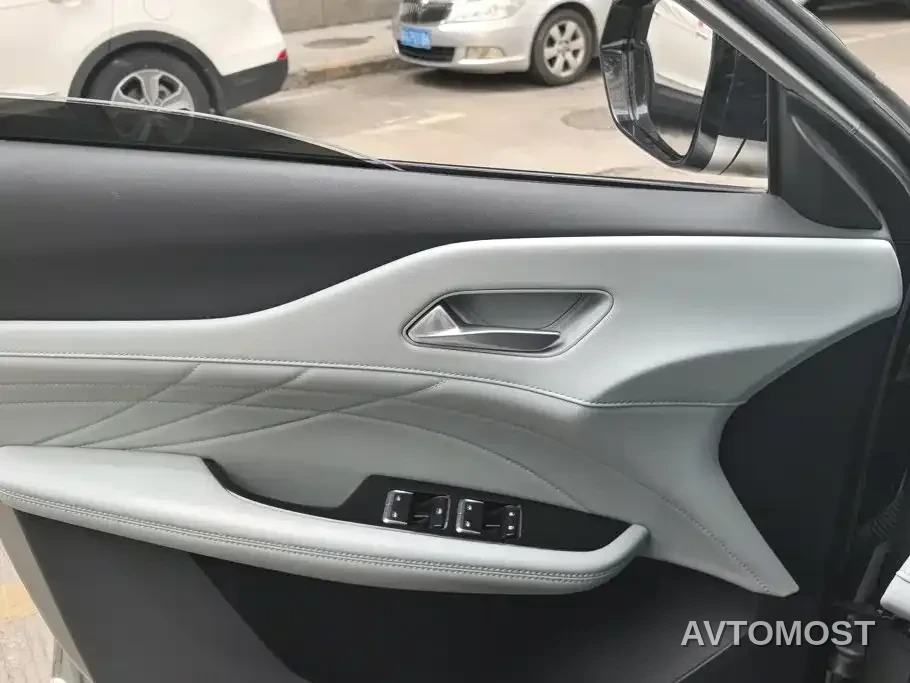 Changan UNI-Z New Energy 2024 Blue Whale iDD 125km Surpassing Edition — фото 4