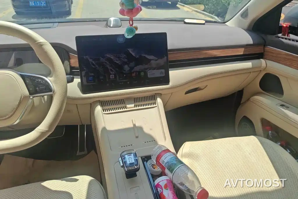 AITO M7 2024 1.5T Smart AWD Max Edition 5-Seater — фото 13