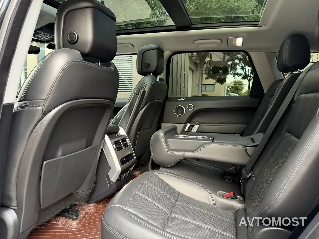 Land Rover Range Rover Sport PHEV 2022 P400e SE — фото 8
