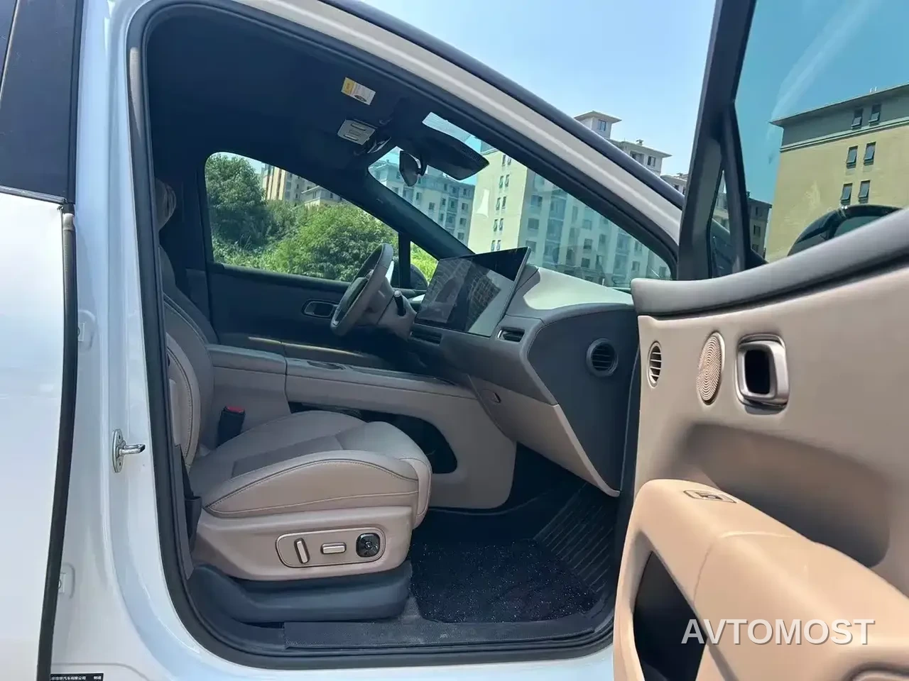 Li Auto i6 2025 2WD Base Model — фото 10