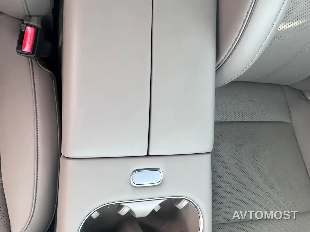 Li Auto i6 2025 2WD Base Model — фото 13