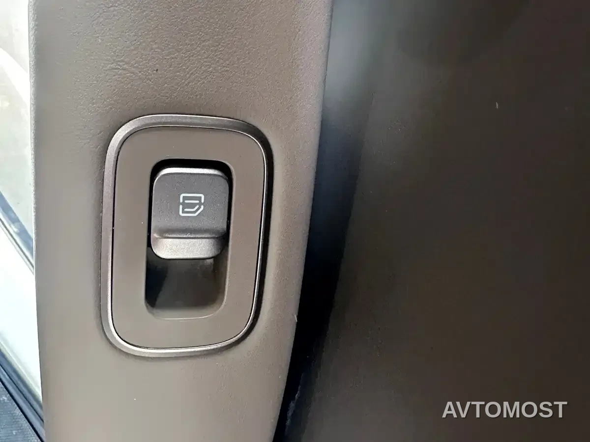 Li Auto i6 2025 2WD Base Model — фото 18
