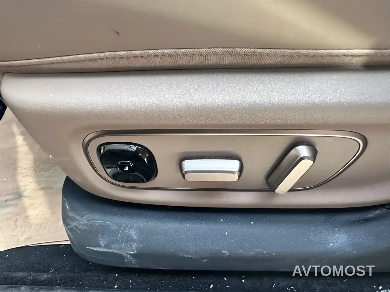 Li Auto i6 2025 2WD Base Model — фото 22