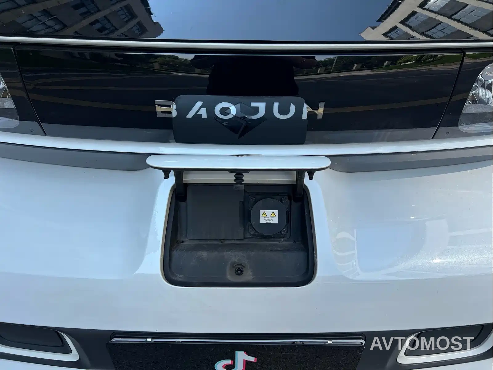 Baojun E300 2020 Stellar Smart Travel Edition — фото 4
