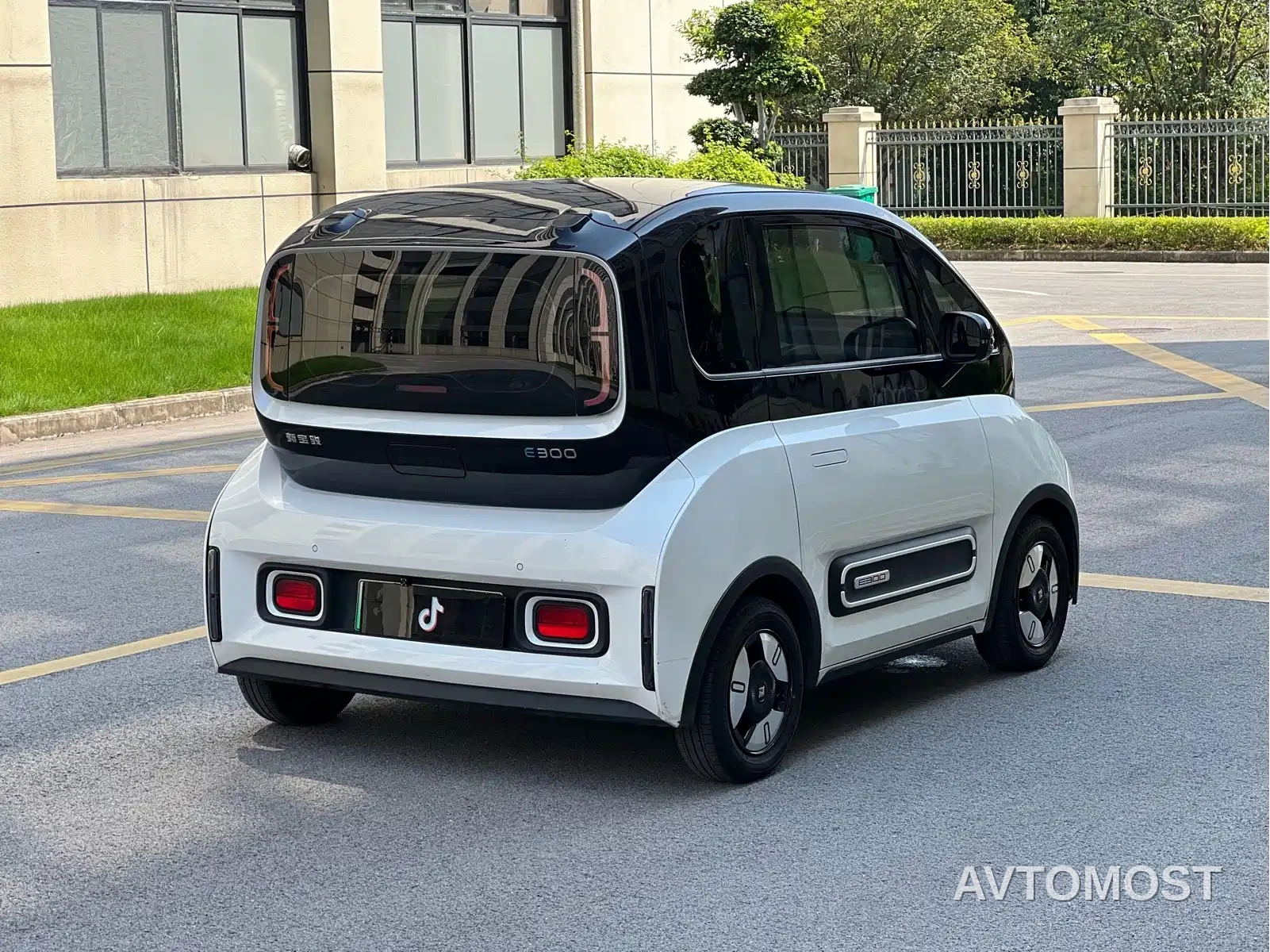 Baojun E300 2020 Stellar Smart Travel Edition — фото 6