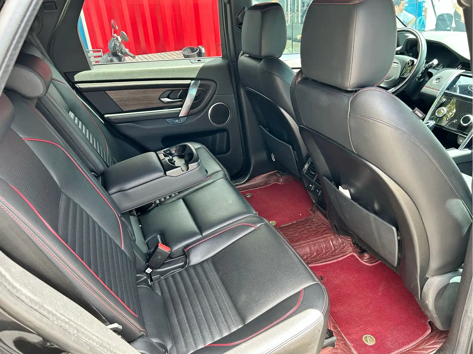 Land Rover Discovery Sport 2020 249PS R-Dynamic Performance Tech 7-seater — фото 18