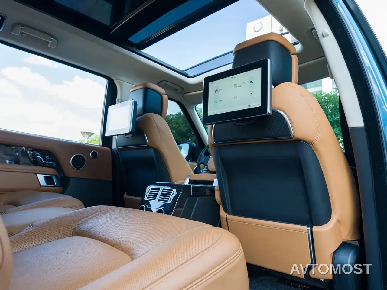 Land Rover Range Rover 2021 3.0 L6 50th Anniversary Commemorative Edition — фото 11
