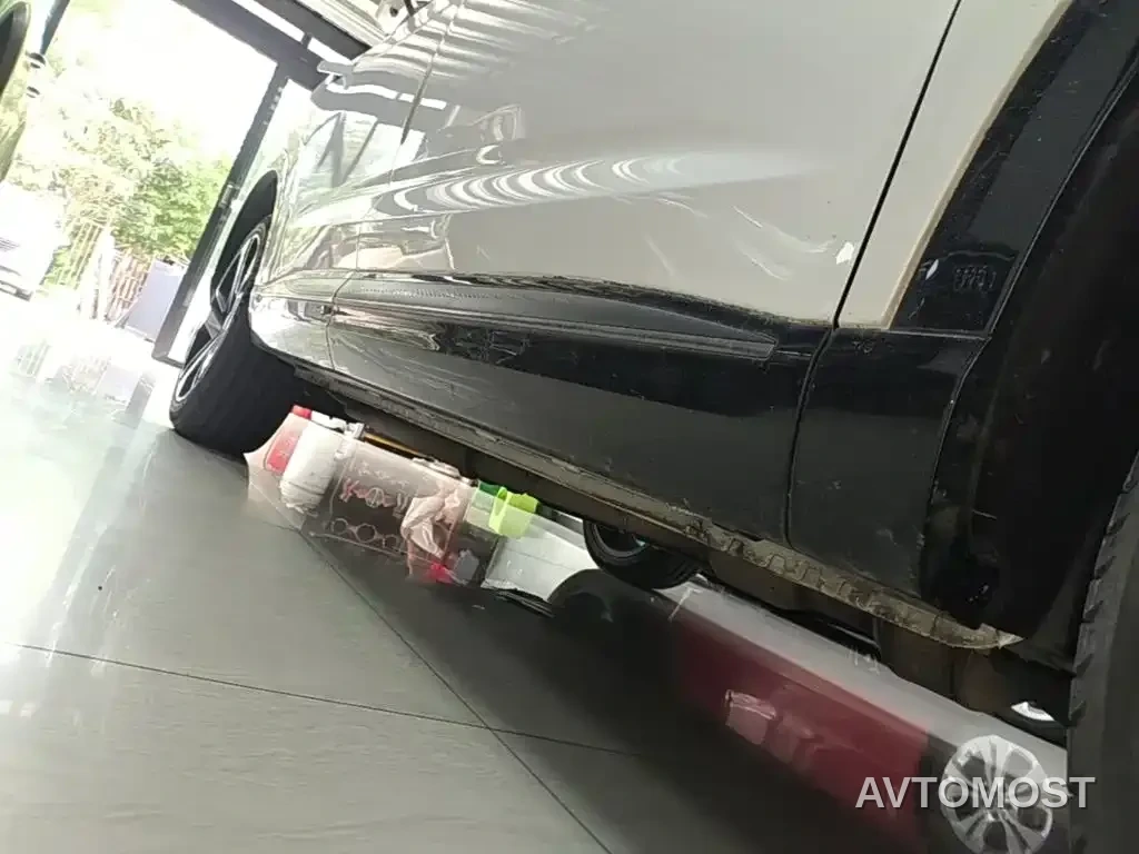 Roewe RX5 eMAX 2022 1.5T PHEV Fearless Honor Edition — фото 20
