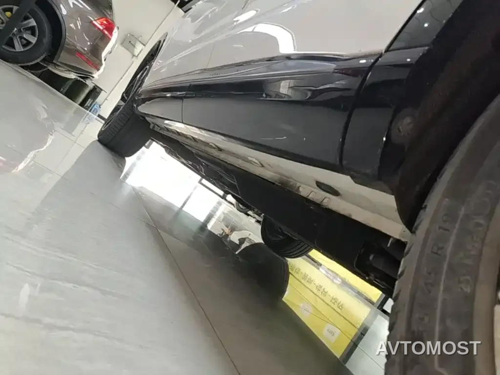 Roewe RX5 eMAX 2022 1.5T PHEV Fearless Honor Edition — фото 21
