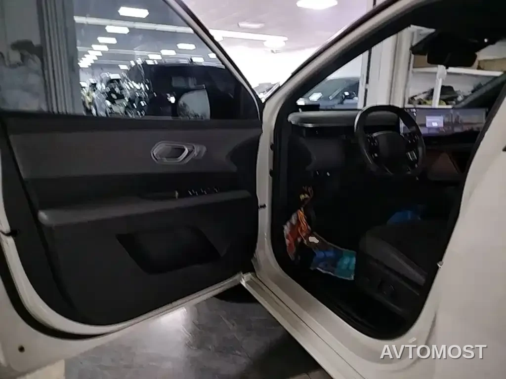 Hyundai ELEXIO 2025 Standard Range RWD — фото 16