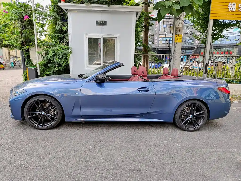 BMW 4 Series 2022 425i Convertible M Sport Shadow Night Package — фото 3