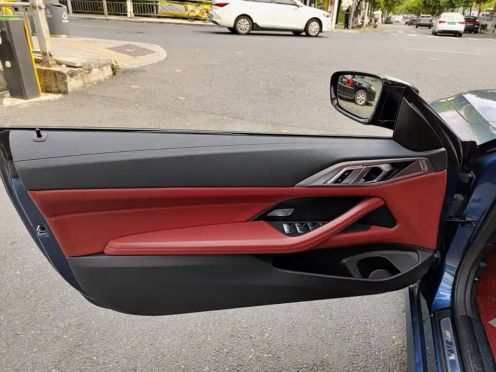 BMW 4 Series 2022 425i Convertible M Sport Shadow Night Package — фото 6