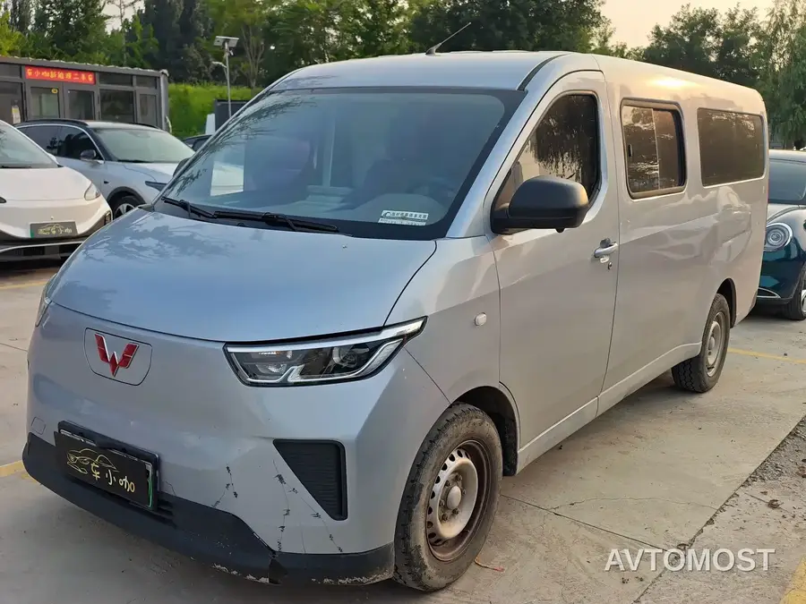 Wuling Yangguang 2024 300km Comfort Passenger Version 60kW