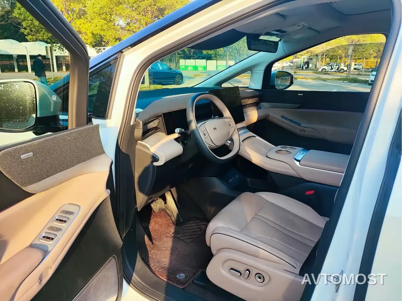 XPeng X9 2024 640 AWD High Performance Max — фото 4